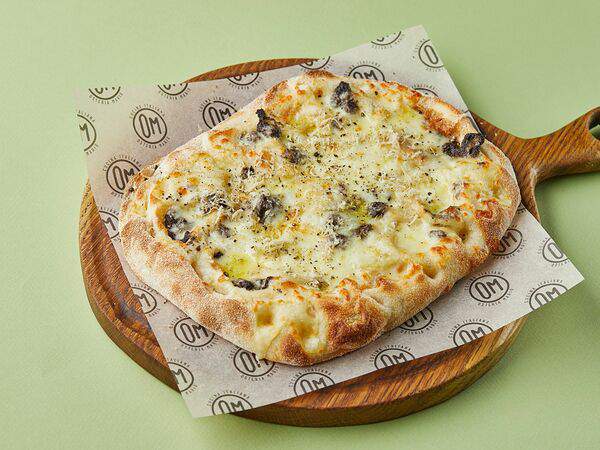 Osteria Mario - Фокачча с беконом, моцареллой и шалфеем