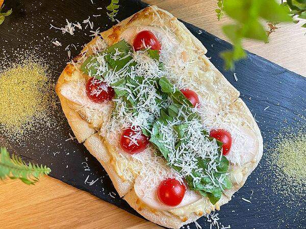 Dream Cafe - Пинца А-ля Цезарь