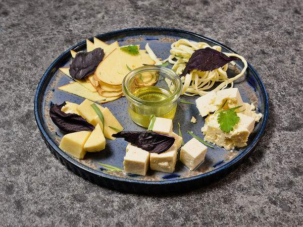 Грузинское бистро Ваха-Лавка - Сет из домашних сыров