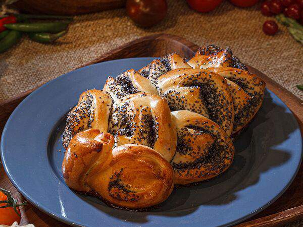 Кафе-пекарня Susser - Рулет с маком