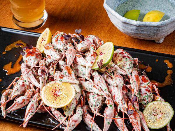 Гости рестопаб - Жареные со сметаной, зеленью и чесноком