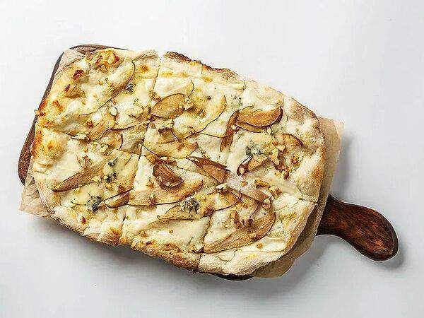 Du Pain - Пицца с грушей и горгонзолой