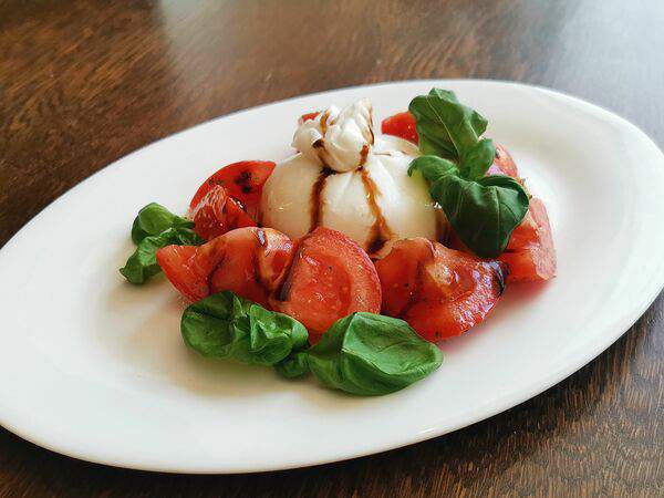 Помидорро - Буррата с томатами