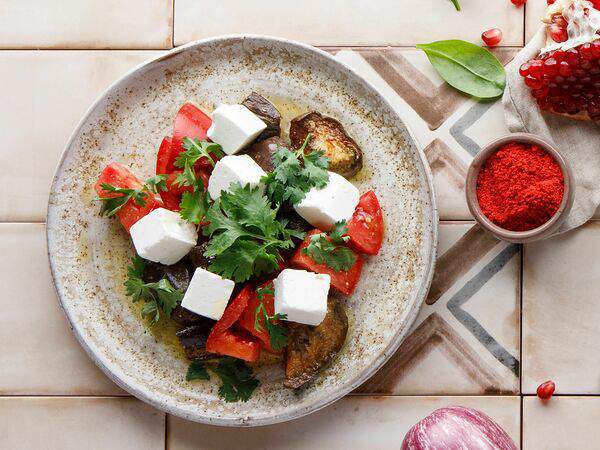 Хачо и Пури - Теплый салат на мангале с цыпленком