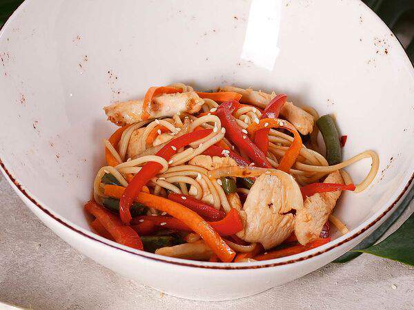 Pro Sushi - Удон с курицей и фирменным соусом