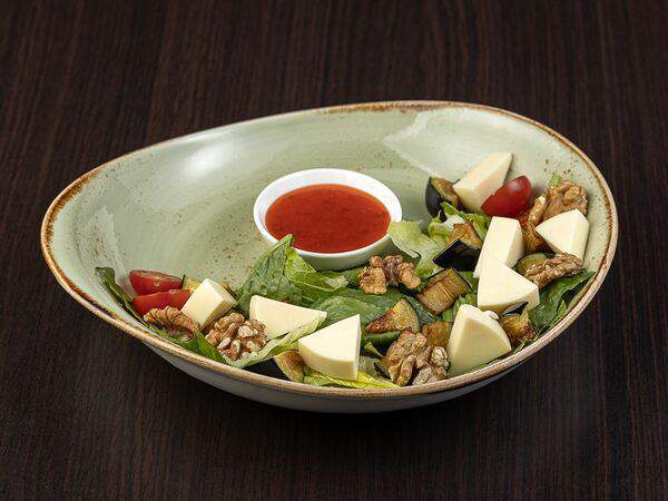 Veranda - Салат с жареными баклажанами