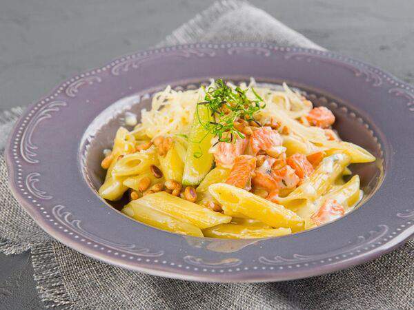 Песто Тесто - Пенне с лососем