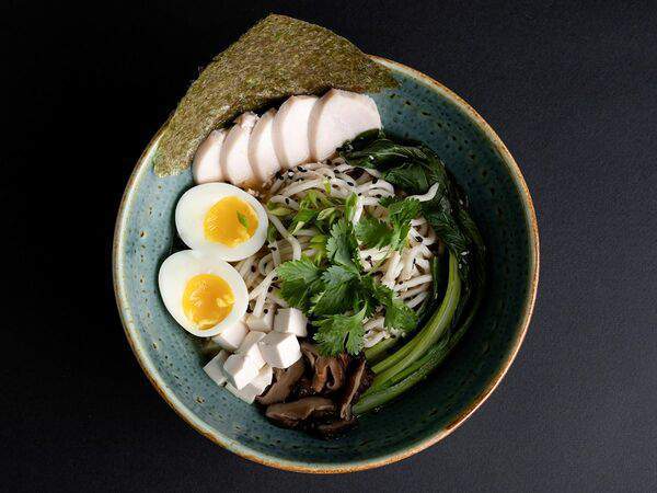 Maru - Рамен с запеченным куриным филе