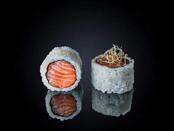 Fishka - Ролл Лосось в соусе шисо авторский