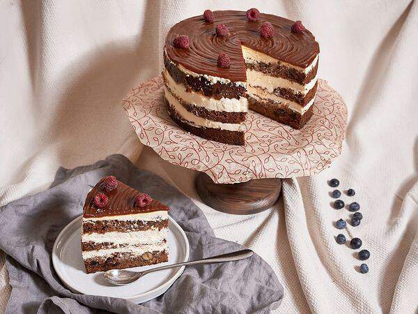 Debaton - Морковный торт с карамелью