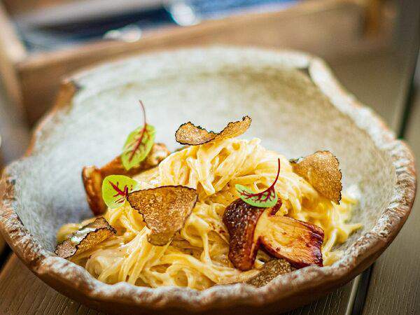 Гости рестопаб - Лингвини с белыми грибами и трюфелем