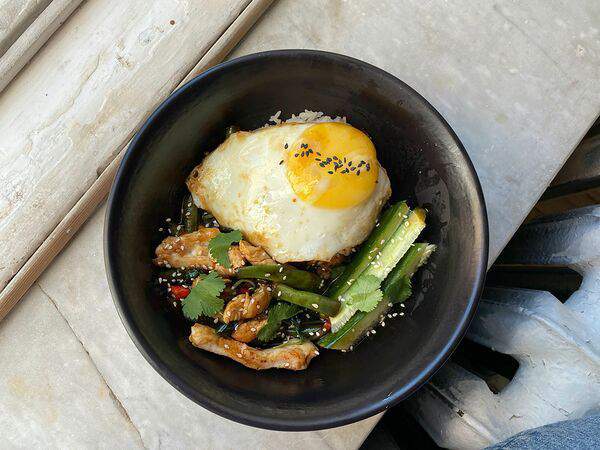 Chang - Вок Пад Гапрао с курицей