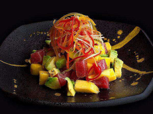 Nishiki - Салат с тунцом, манго и авокадо