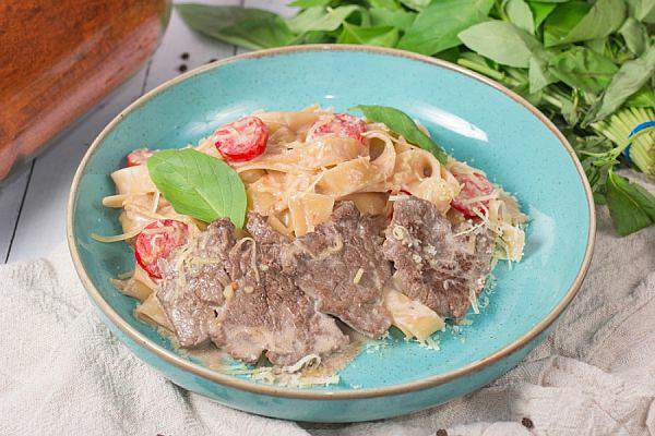 Луиджи - Феттуччине с говядиной в перечном соусе