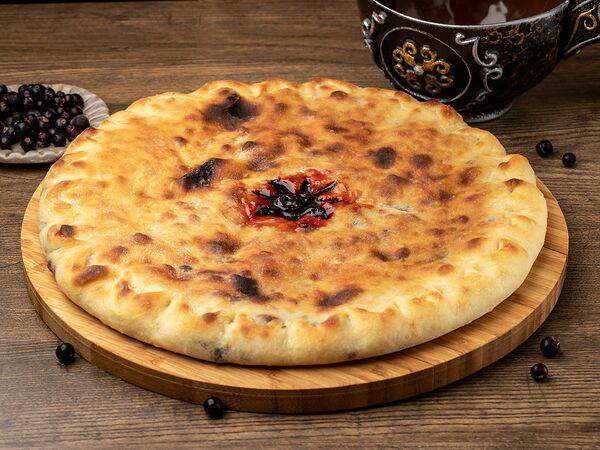 Осетинские пироги - Осетинский пирог с чёрной смородиной