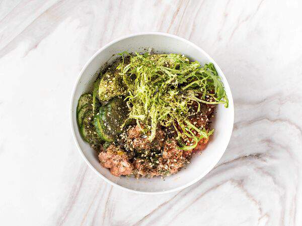 Aroma - Боул с лососем, авокадо, огурцы, маринованный рис