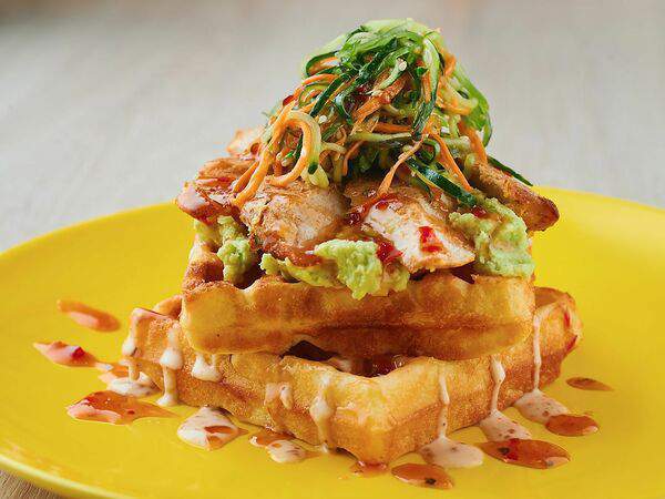 Union Coffee Pizza - Вафля с курицей в азиатском стиле