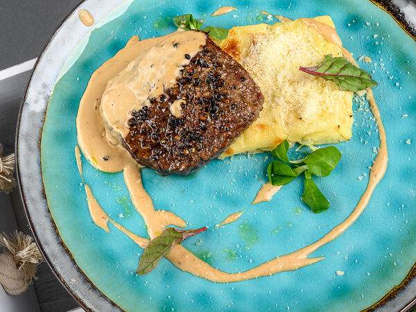 Barzini - Стейк Пеппер с соусом из копченого сулугуни