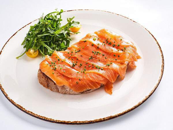 Udcкафе Upside Down Cake - Брускетта с лососем