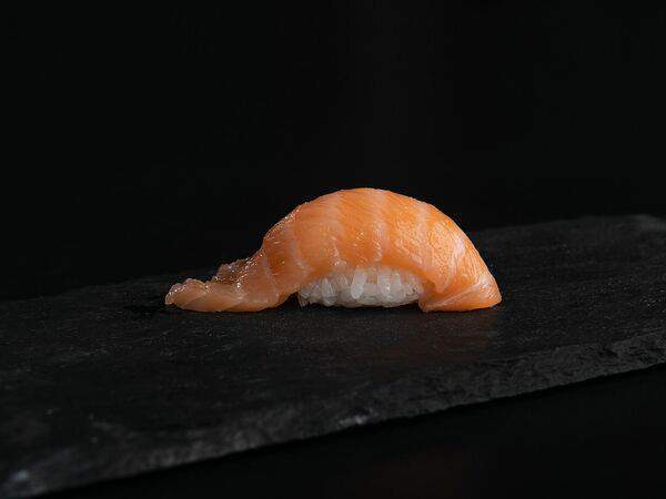 Skybar - Суши с лососем