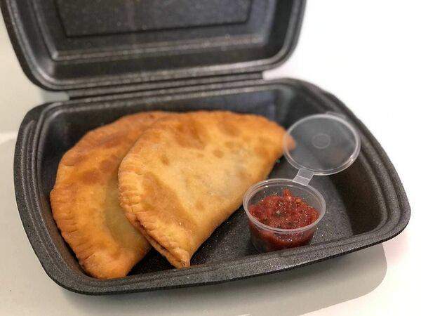 Gost Food - Чебуреки с соусом Сальса