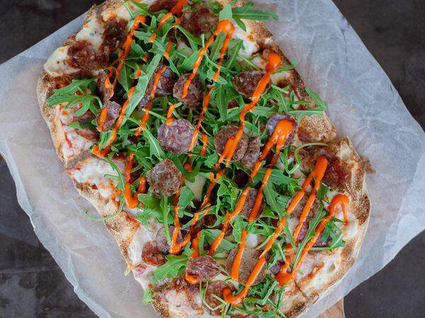 Китчен - Пицца с салями и халапеньо