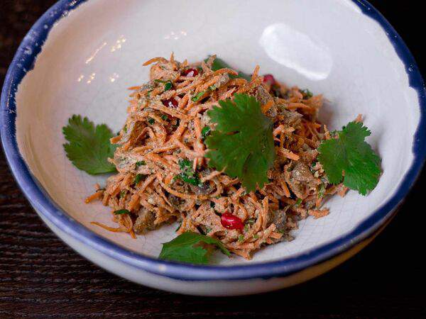 Алазани - Салат с морковью и грибами