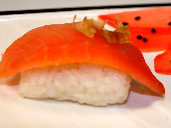 Don Pesto - Суши с копченым лососем