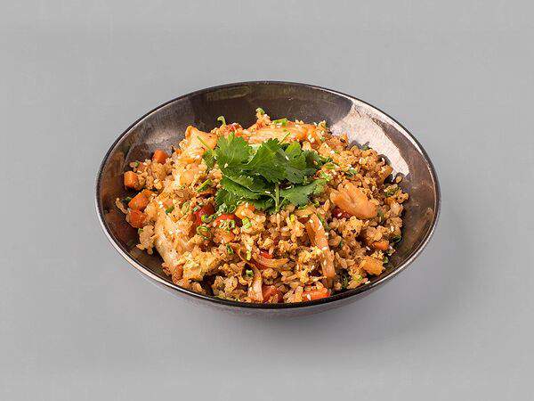 Luckee Yu - Вок с жареным рисом кимчи и яйцом