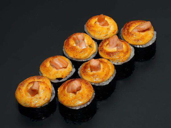 Total Sushi - Запеченный ролл с лососем острый
