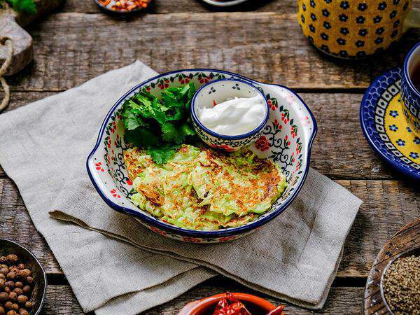 Брынза - Оладьи из кабачков со сметаной