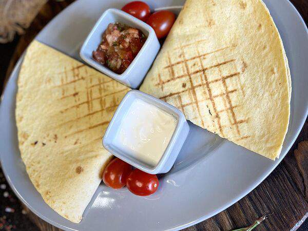 The Угли - Кесадилья сырная