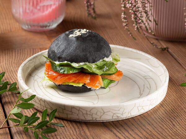 Clearbarn - Бургер с лососем