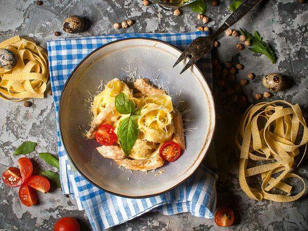 KUNAK HOUSE Халяль - Феттуччине с лососем