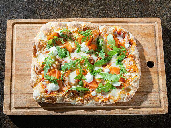 Фабрика - Римская пицца с лососем