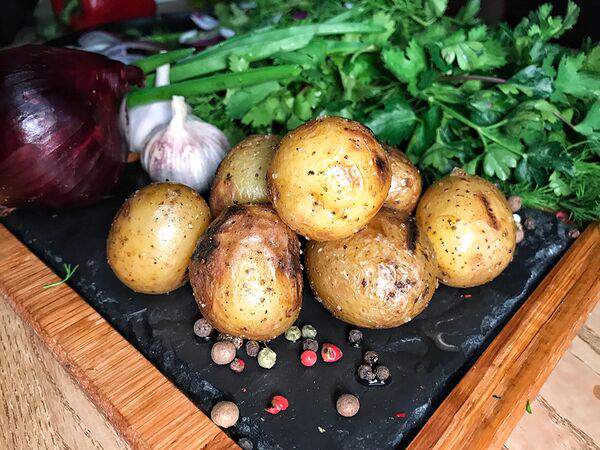 Голый Повар - Молодой картофель на мангале