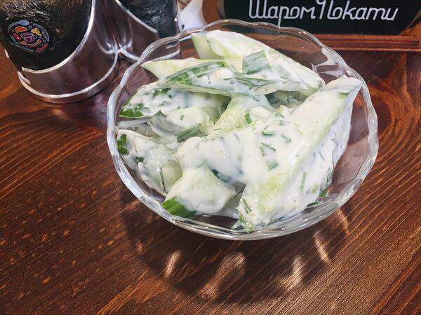 Шаромпокати - Салат из Свежих огурцов с Зеленью и Сметаной