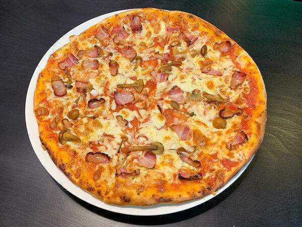 Traveler's coffee - Пицца Черный лес