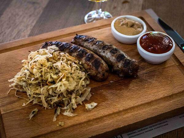 Гостевая изба - Две колбасы из баранины и свинины