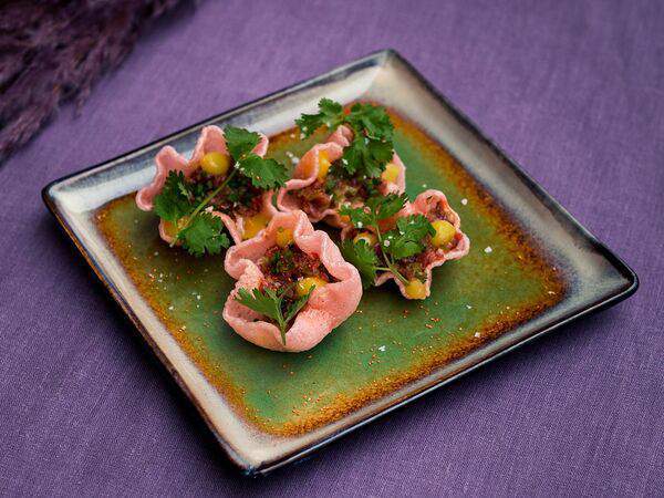 Terrace - Тартар из седла барашка с креветочными чипсами