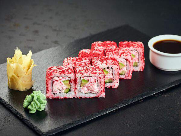 Маэстро суши - Ролл Калифорния со снежным крабом