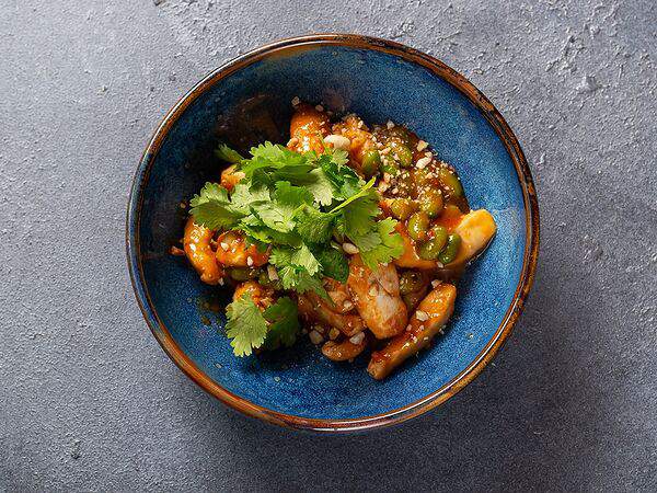 Goya - Филе цыпленка в кокосовом соусе с эдамаме