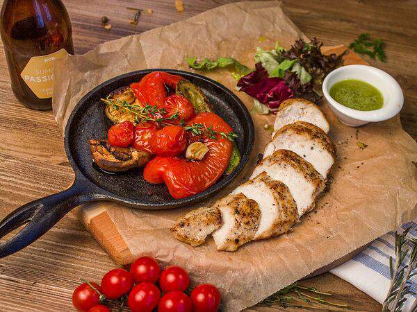 Get together - Стейк из курицы с овощами гриль