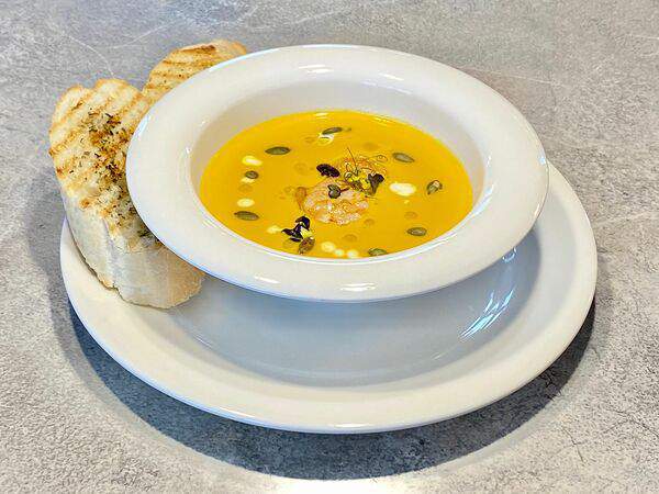 Gosti - Крем-суп тыквенный с креветками