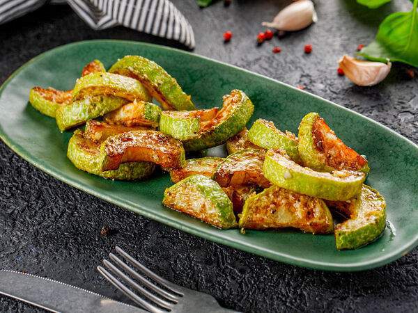 Стейк By Steak - Жареные кабачки с чесноком