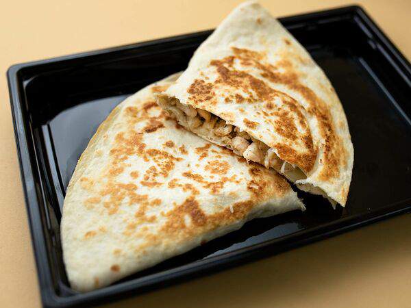 Снекмаркет - Тортилья с курицей и сыром