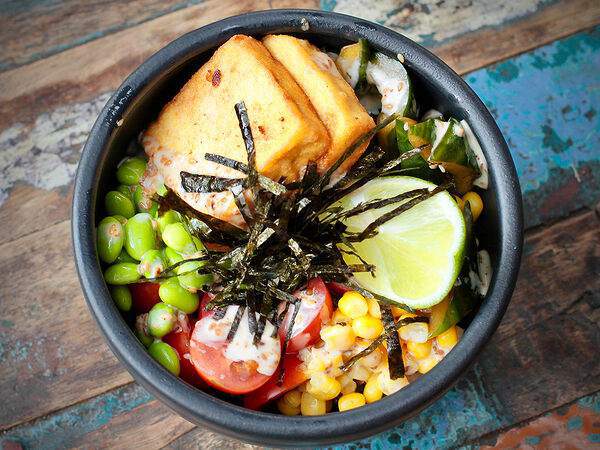 Coffee Room - Поке с тофу и черной киноа