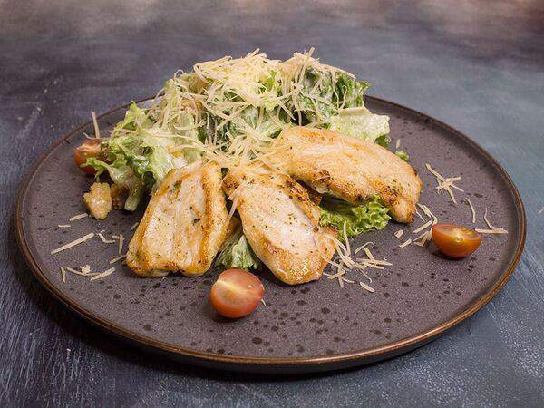 Голодный кролик - Цезарь с курицей