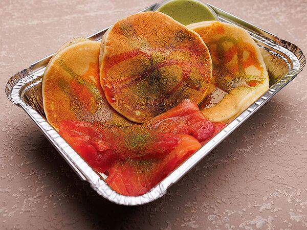 Завтрак - Панкейки с лососем и муссом из зелени