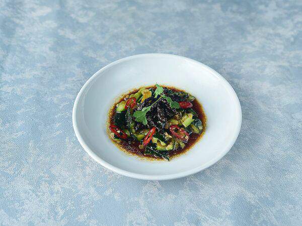 Umami Kitchen - Битые огурцы с жареной говядиной